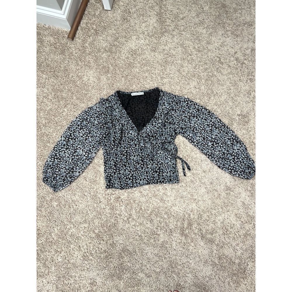 Abercrombie & Fitch Floral puff sleeve wrap tie ruffle v-neck blouse top